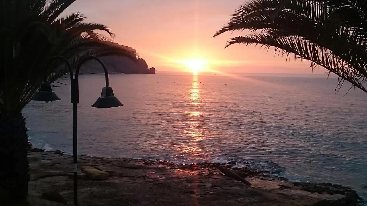 Beach Front/Waterside Apartment Praia Da Luz Portugal